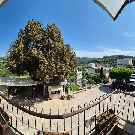 La Casa In Piazza Apartman Toffia Kültér fotó