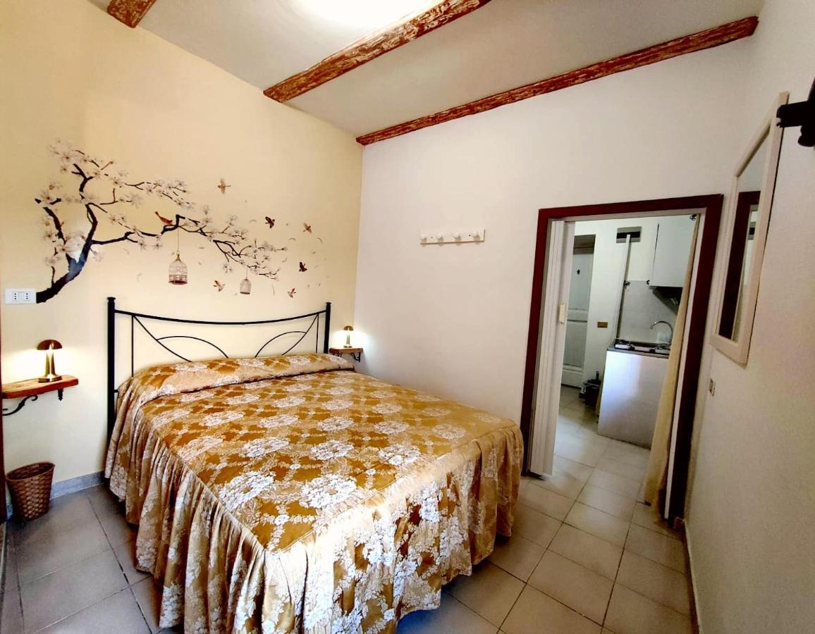 La Casa In Piazza Apartman Toffia Kültér fotó