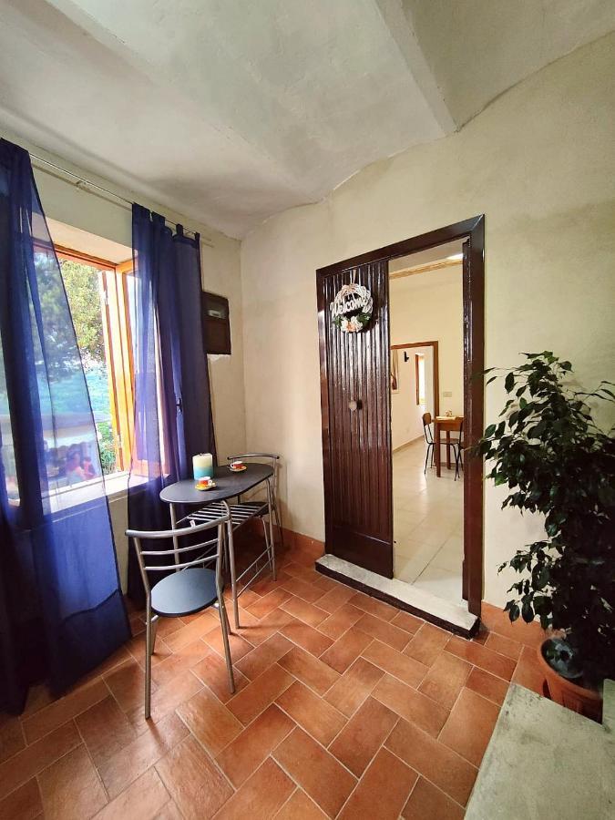La Casa In Piazza Apartman Toffia Kültér fotó