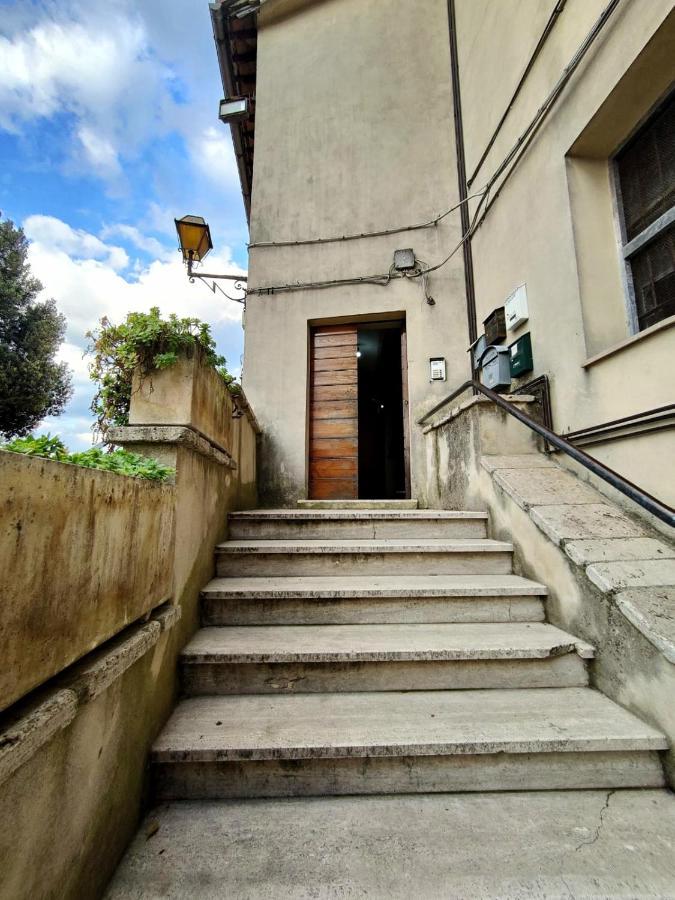La Casa In Piazza Apartman Toffia Kültér fotó