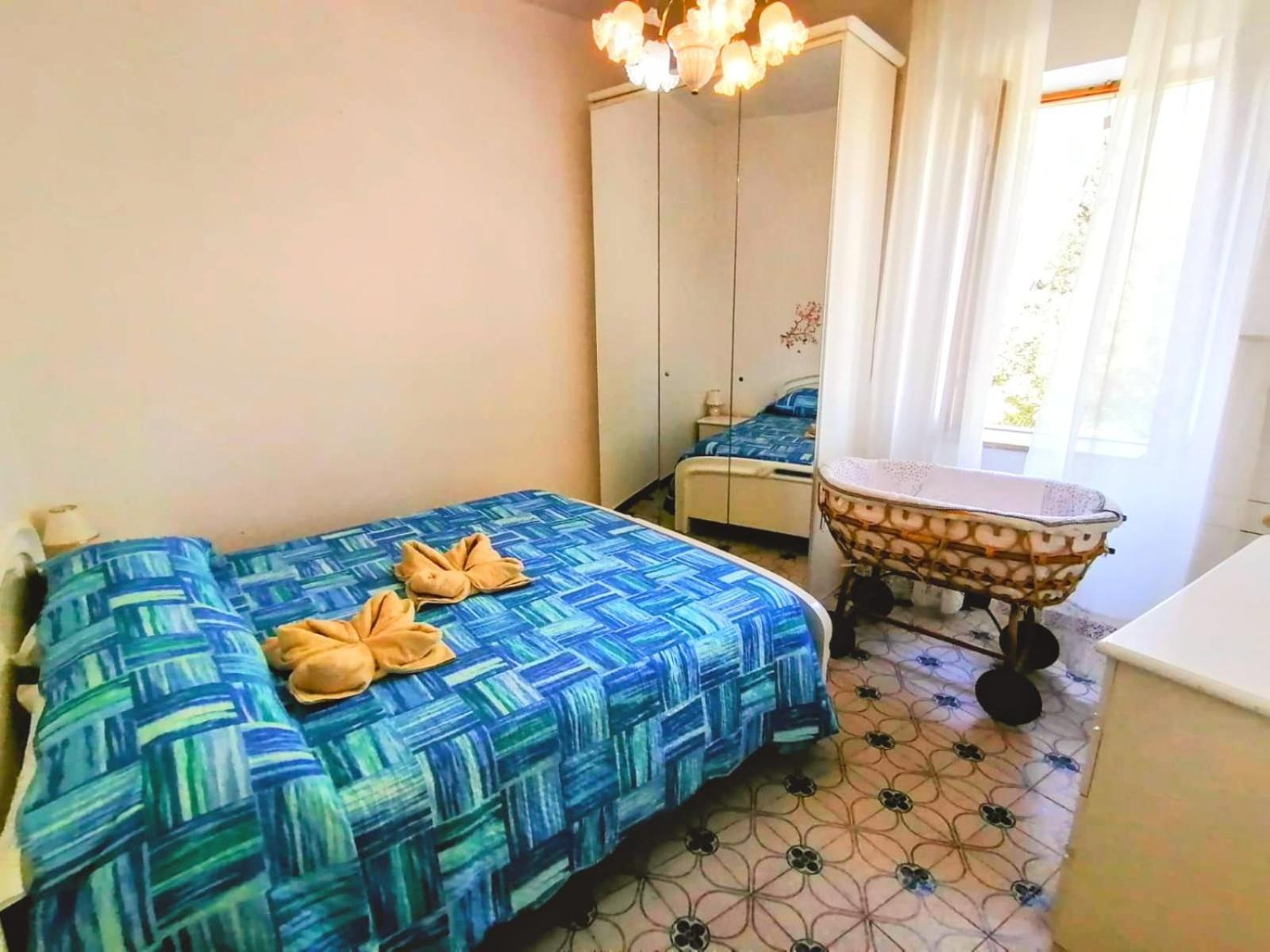 La Casa In Piazza Apartman Toffia Kültér fotó