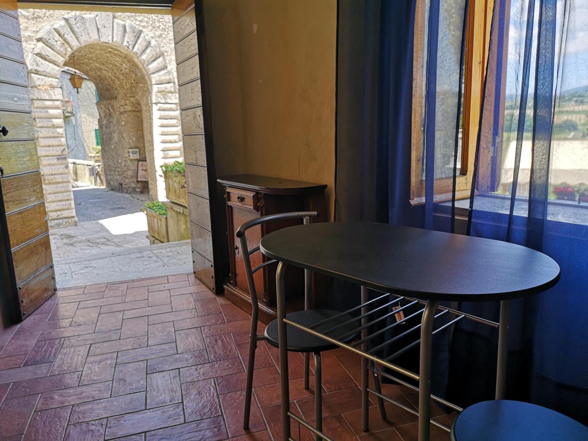 La Casa In Piazza Apartman Toffia Kültér fotó
