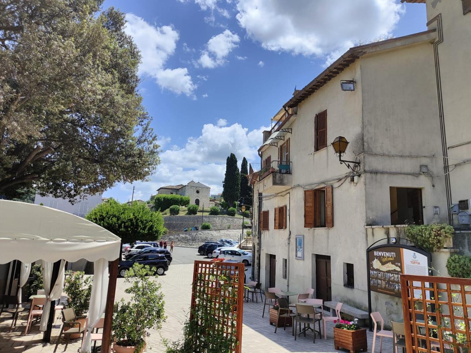 La Casa In Piazza Apartman Toffia Kültér fotó